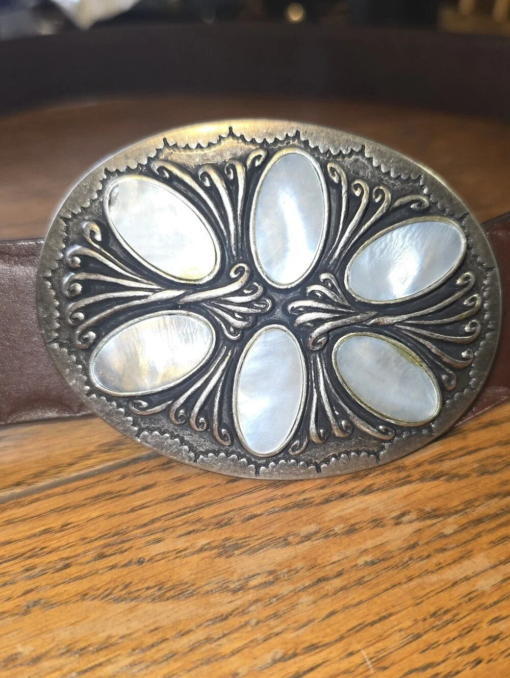 Vintage GUESS Genuine Leather Brown Belt Mother of Pearl Western Buckle Size Lg.
